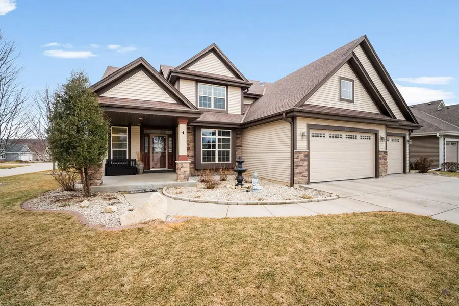 21611 N Weather Edge CIRCLE, Lannon, WI 53046 - #2