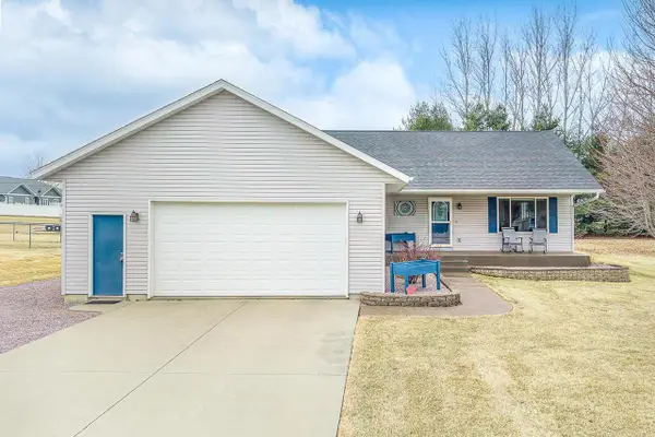 518 Midway DRIVE, Reedsburg, WI 53959