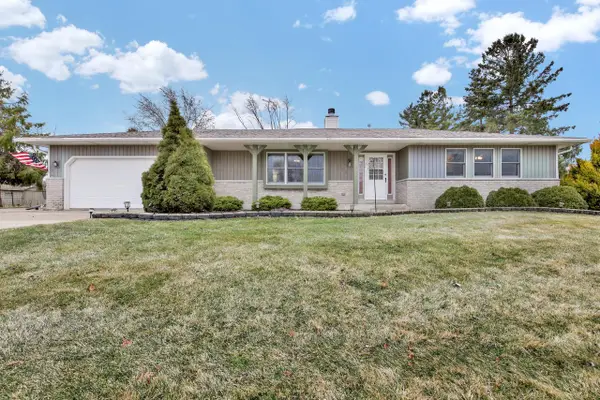 6215 W Leroy AVENUE, Greenfield, WI 53220