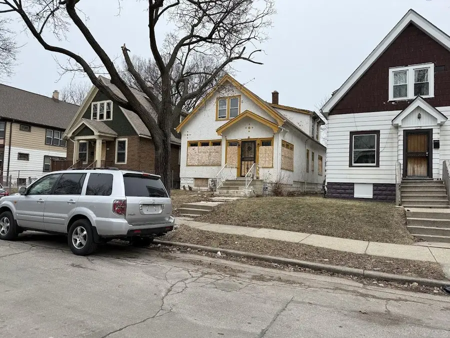 3528 N 15th STREET, Milwaukee, WI 53206 - #2