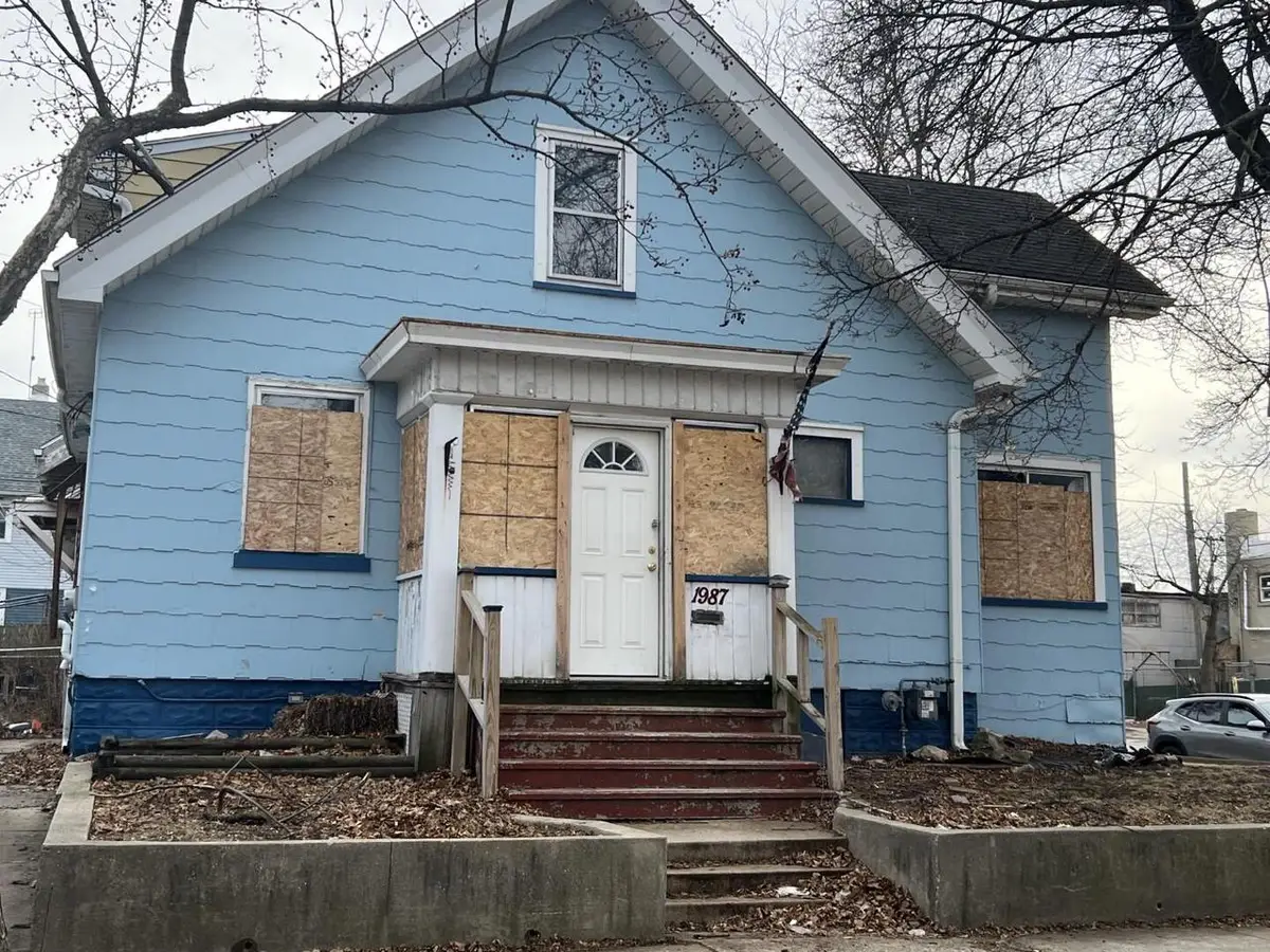 1987 W Melvina STREET, Milwaukee, WI 53206 - #1