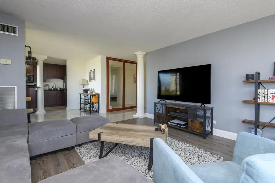 929 N Astor STREET #807, Milwaukee, WI 53202 - #3