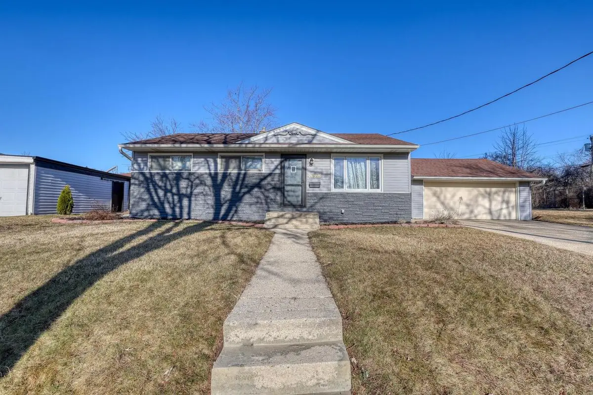 1516 Evergreen DRIVE, Waukesha, WI 53188 - #1