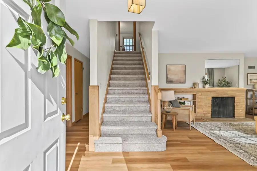 8766 Parkview COURT, Wauwatosa, WI 53226 - #3