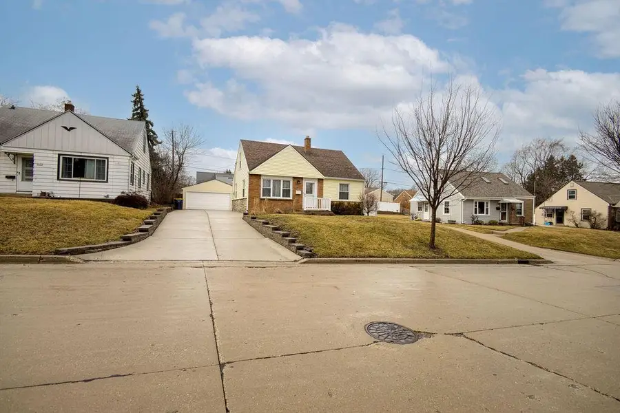 2645 S 91st STREET, West Allis, WI 53227 - #3