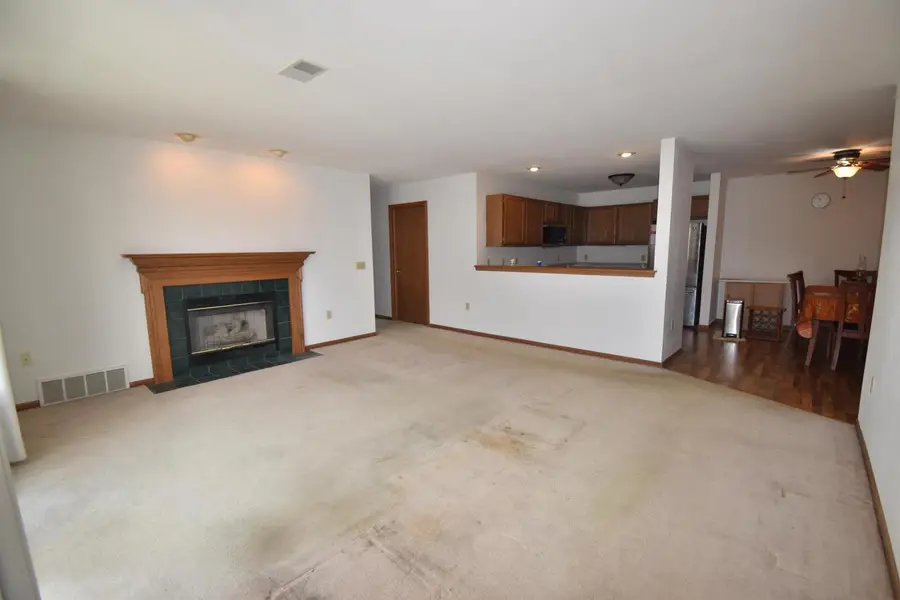 1873 Sumac COURT #Unit A, Grafton, WI 53024 - #2