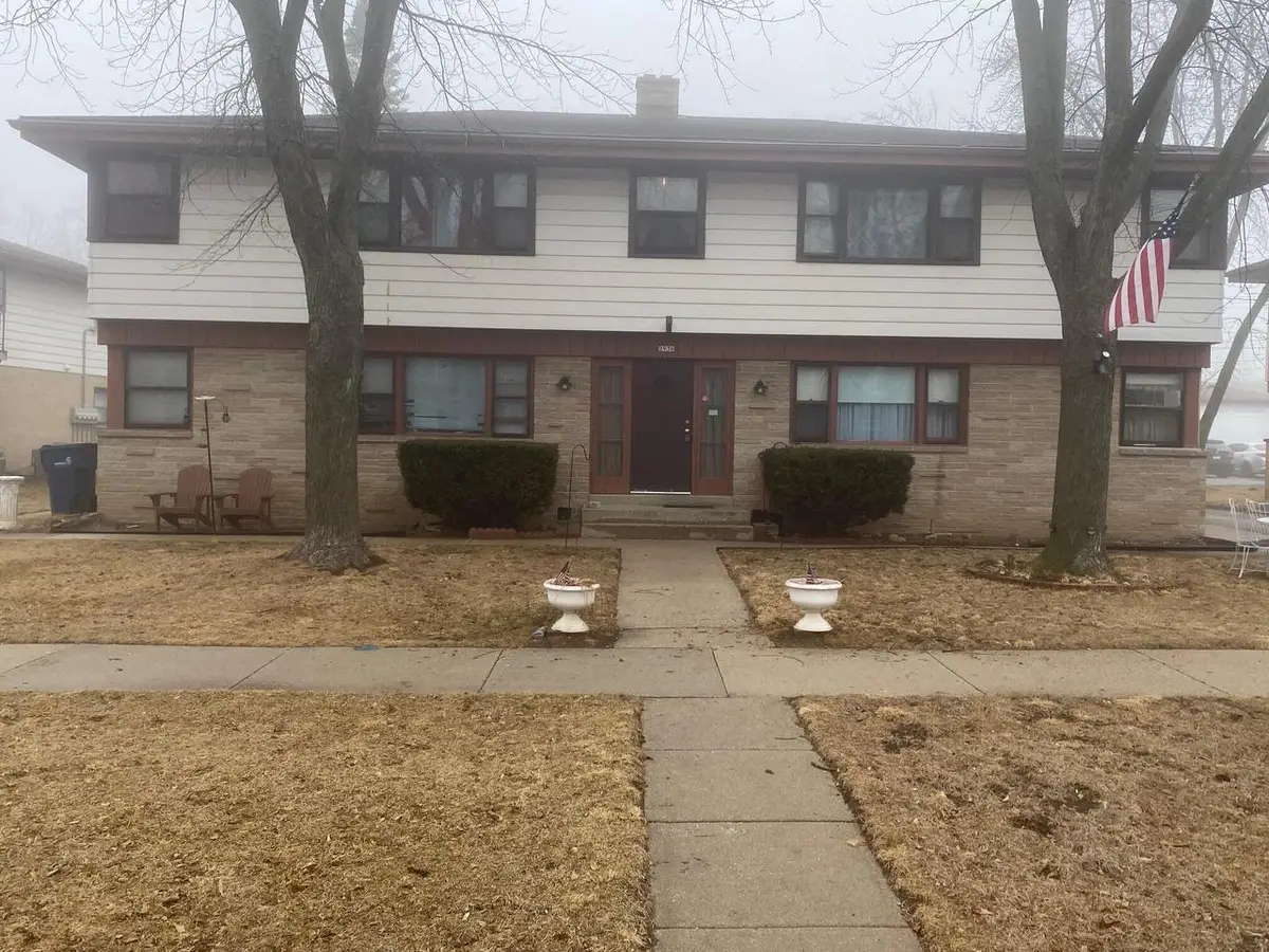 2936 W Parnell AVENUE, Milwaukee, WI 53221 - #1