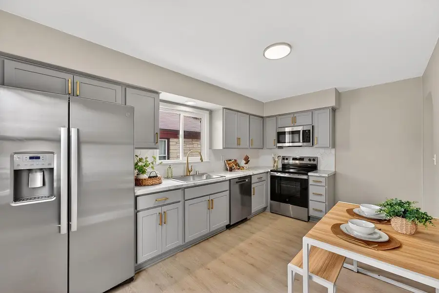 3612 N 94th STREET, Milwaukee, WI 53222 - #3