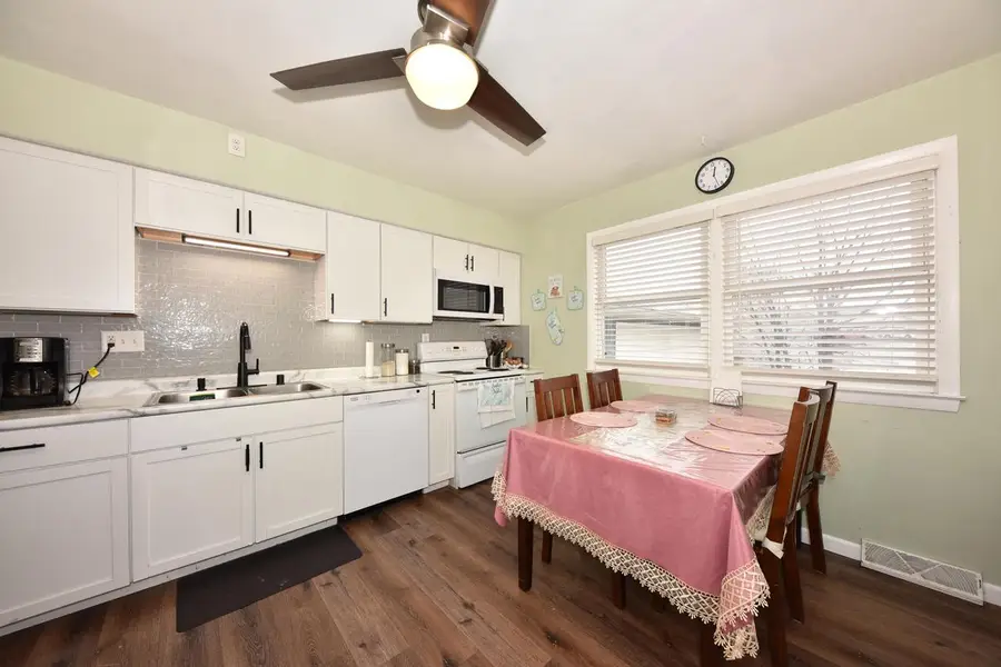 804 John STREET, Waukesha, WI 53188 - #2