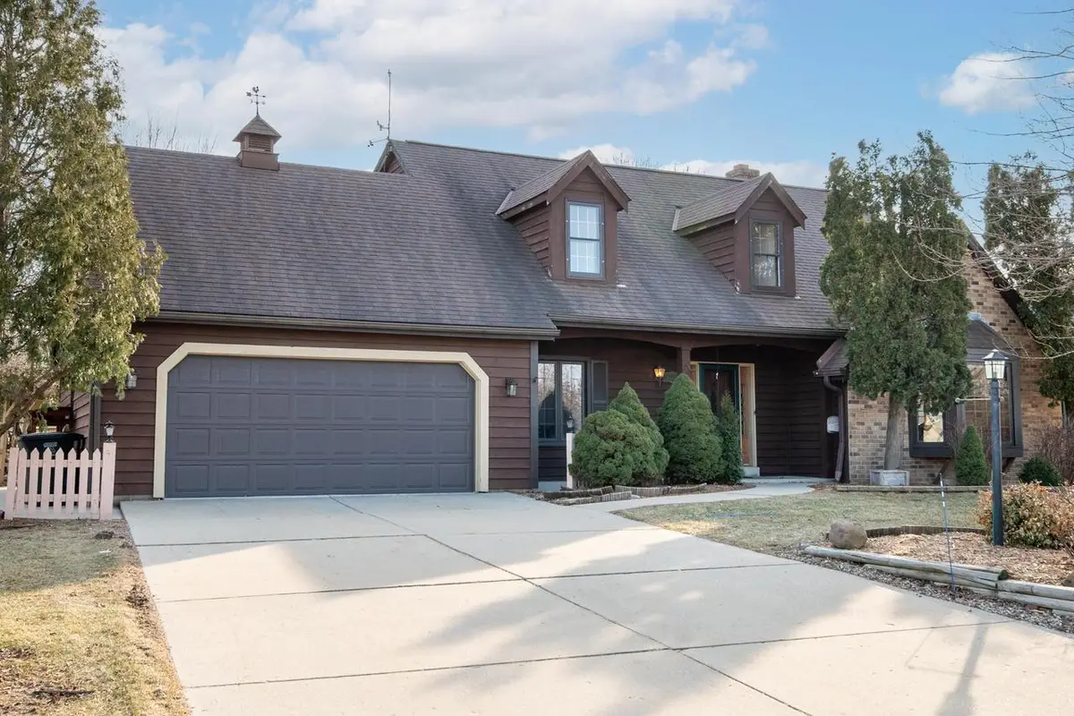 5705 W Abbott AVENUE, Greenfield, WI 53220 - #1