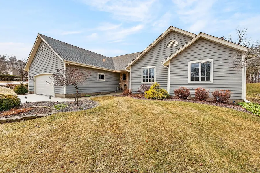 2520 Skyline DRIVE, West Bend, WI 53090 - #2