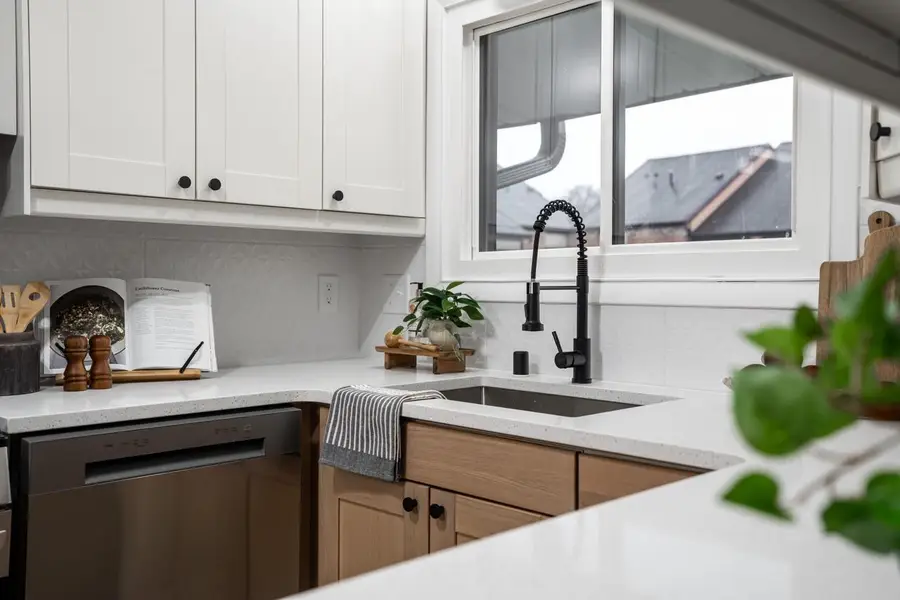 3929 W College AVENUE, Milwaukee, WI 53221 - #2