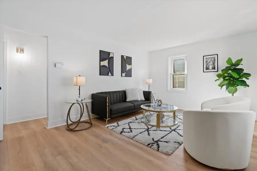 1301 E Norwich AVENUE, Saint Francis, WI 53235 - #3