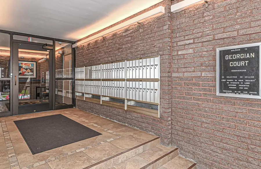 2025 E Greenwich AVENUE #101, Milwaukee, WI 53211 - #3