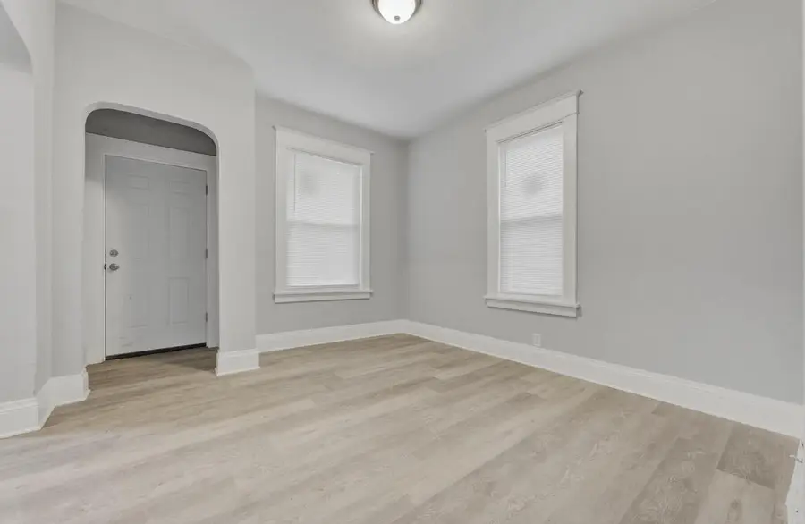 2827 W Grant STREET, Milwaukee, WI 53215 - #3