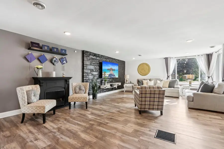 9205 S Chicago ROAD, Oak Creek, WI 53154 - #2