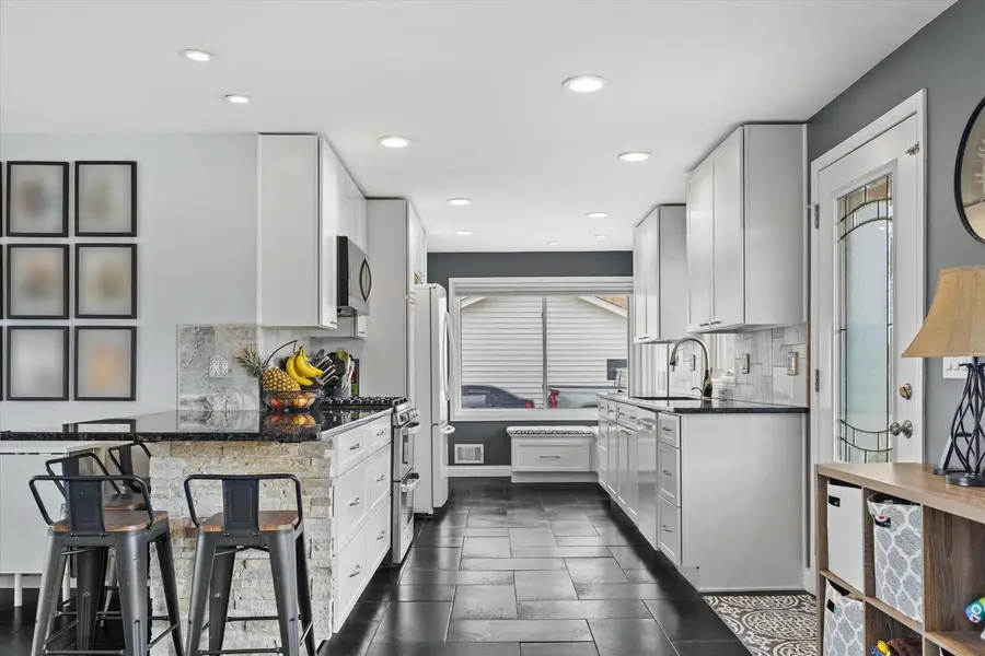 6155 S 35th STREET, Greenfield, WI 53221 - #2