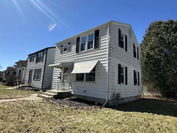 2349 S 77th STREET, West Allis, WI 53219