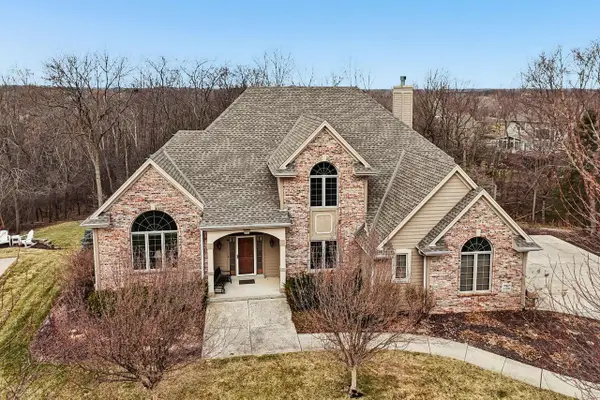 W170N5385 Ridgewood DRIVE, Menomonee Falls, WI 53051