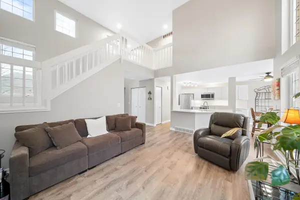 1731 Woodland CIRCLE #12-26, Lake Geneva, WI 53147