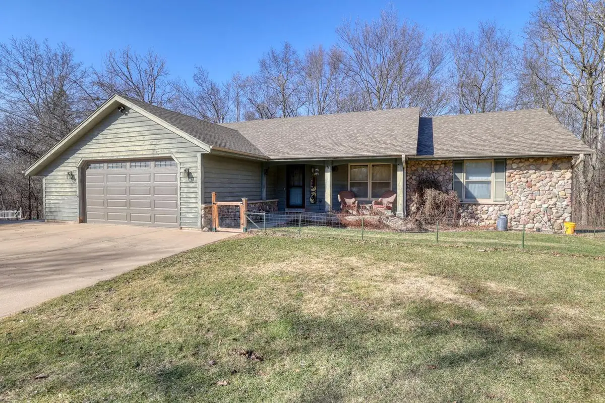 W276S4440 Elk Valley COURT, Waukesha, WI 53189 - #1