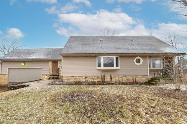 9335 W County Line ROAD #9325, Milwaukee, WI 53224