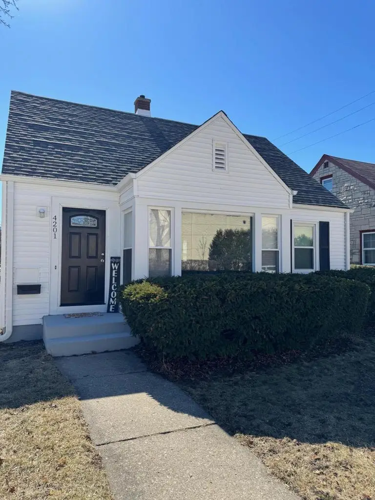 4201 W Ruby AVENUE, Milwaukee, WI 53209 - #1