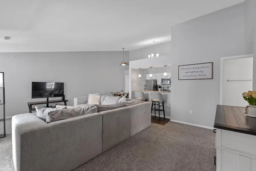 9374 W Loomis ROAD #4, Franklin, WI 53132 - #3