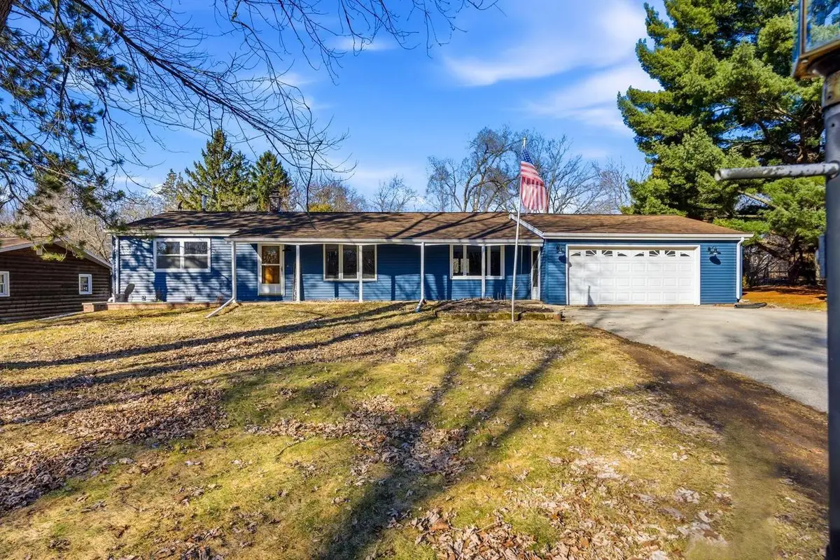 W377S3527 School Section Lake DRIVE, Dousman, WI 53118 - #1