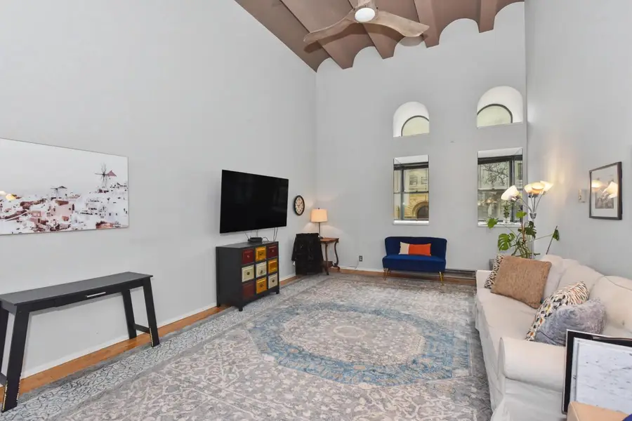 270 E Highland AVENUE #224, Milwaukee, WI 53202 - #3