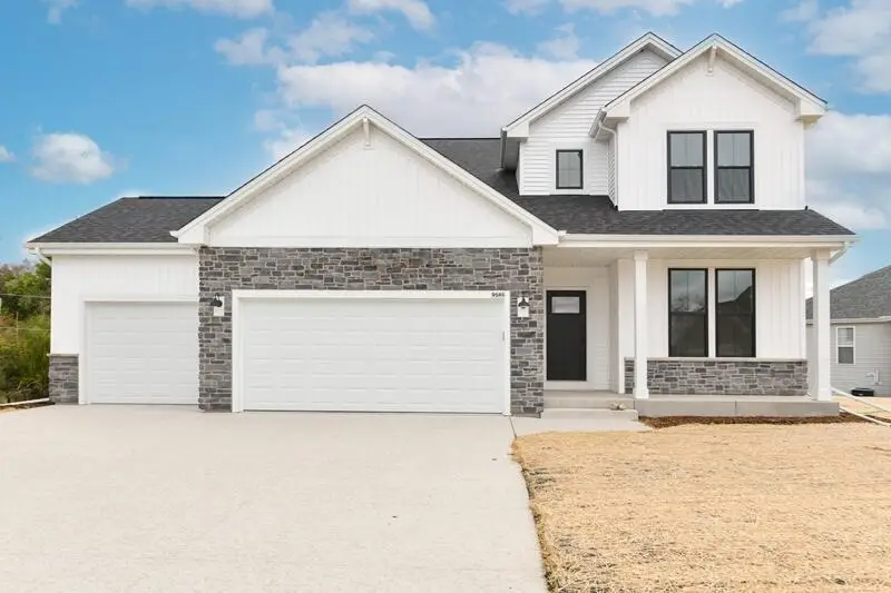 9546 S Bergamont DRIVE, Franklin, WI 53132 - #2