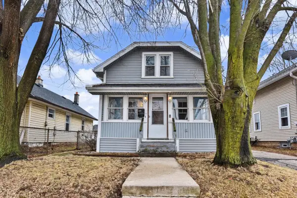 1203 Lincoln AVENUE, Waukesha, WI 53186