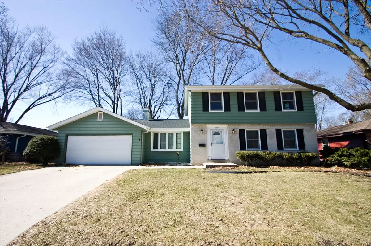 1804 Hemit AVENUE, Waukesha, WI 53189 - #1