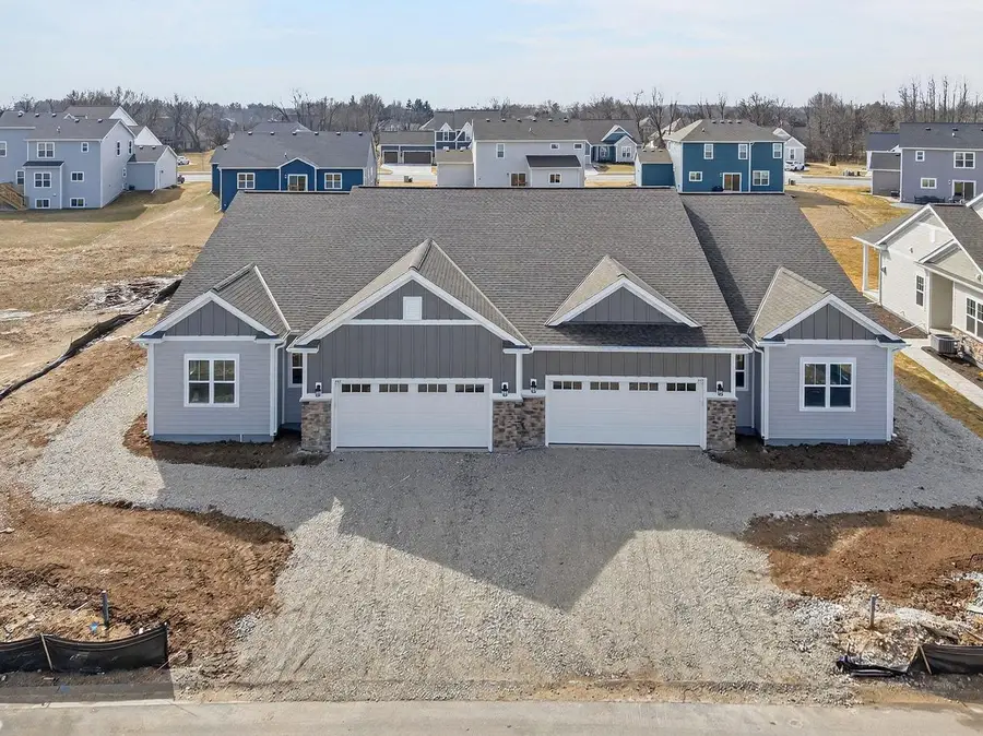 845 Stirling DRIVE #Bldg 23, Unit 46, Oconomowoc, WI 53066 - #3