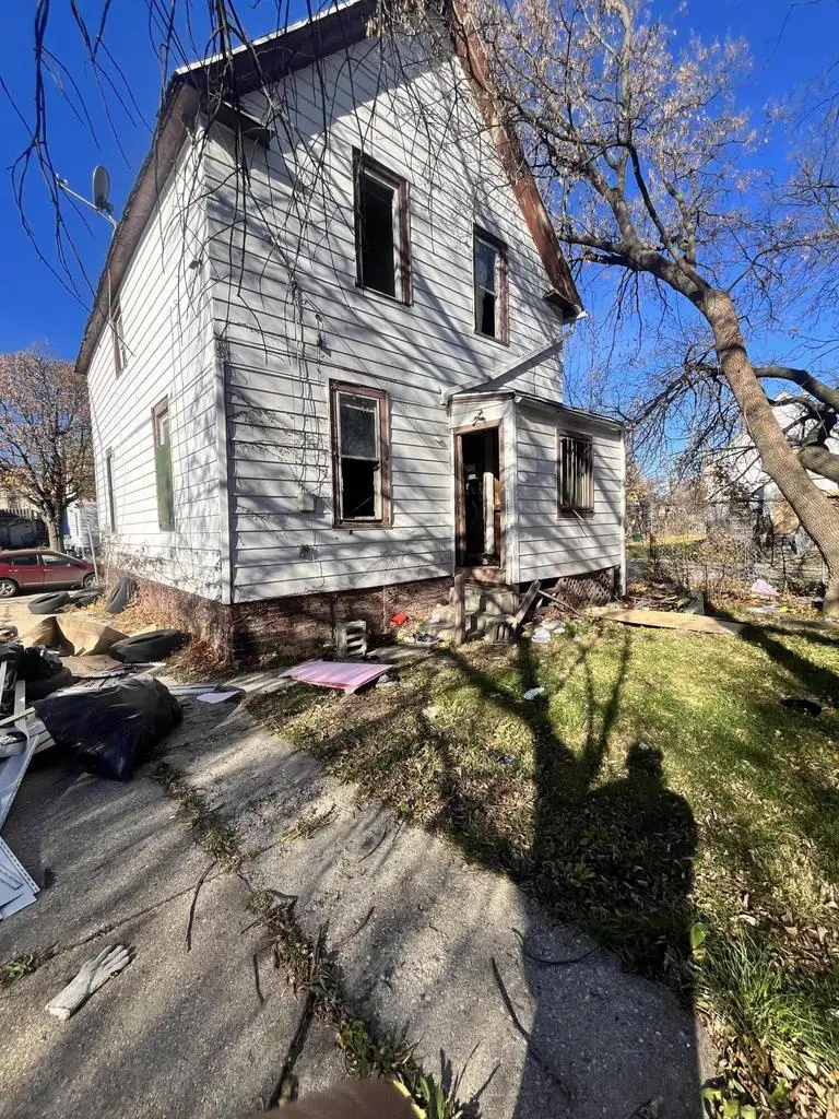 2832 N 14th STREET, Milwaukee, WI 53206 - #3