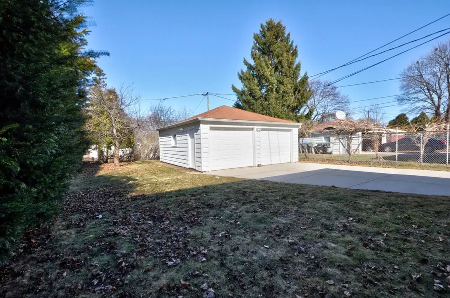 1230 E Howard AVENUE #1232, Milwaukee, WI 53207 - #2