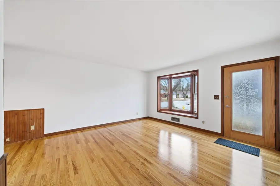 W60N761 Jefferson AVENUE, Cedarburg, WI 53012 - #3