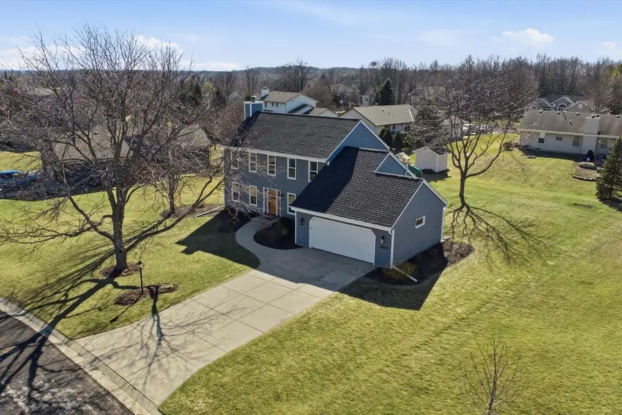 W141N10625 Wooded Hills DRIVE, Germantown, WI 53022 - #2