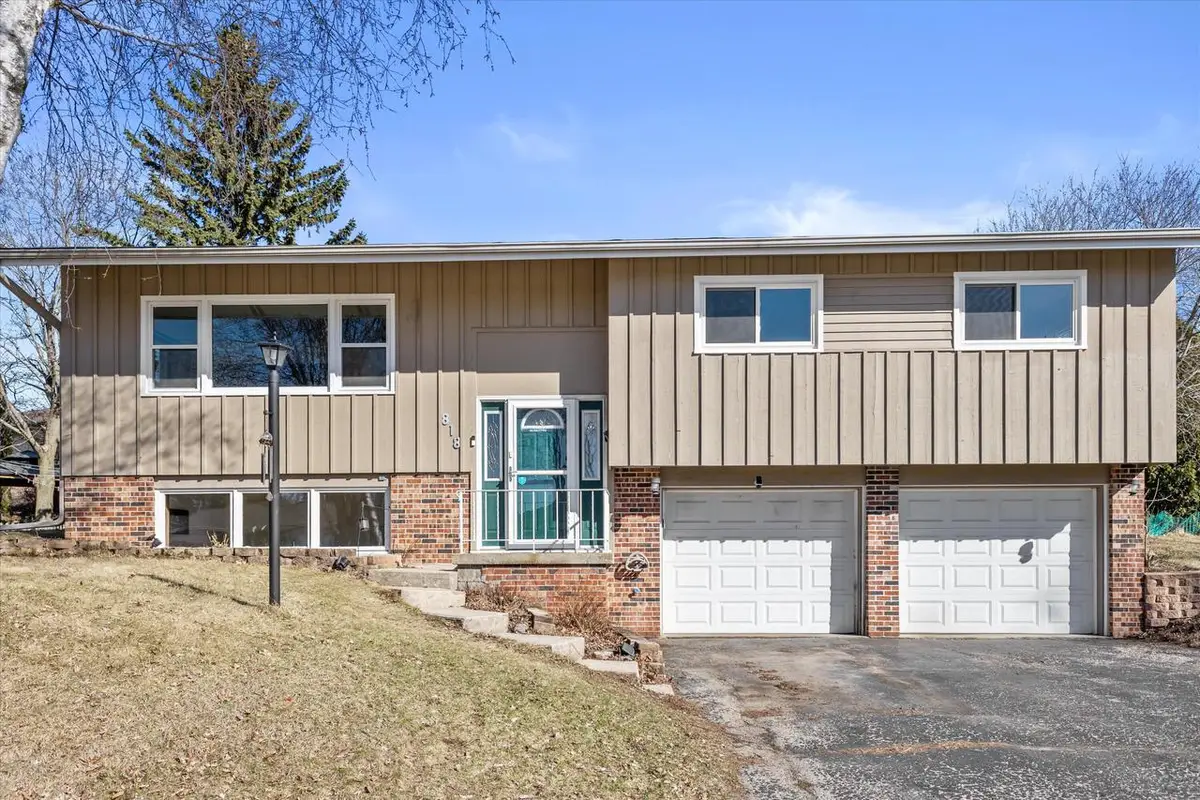 818 Elm STREET, Hartford, WI 53027 - #1