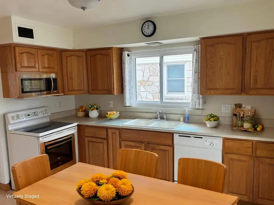 7171 N Seneca AVENUE, Glendale, WI 53217 - #2