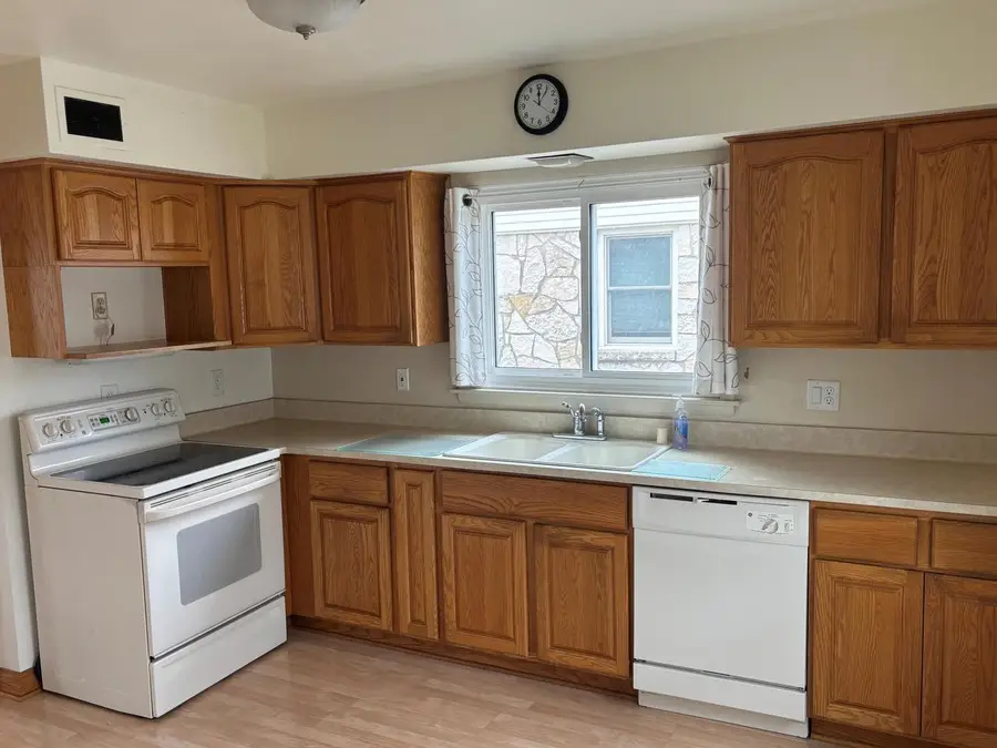 7171 N Seneca AVENUE, Glendale, WI 53217 - #3