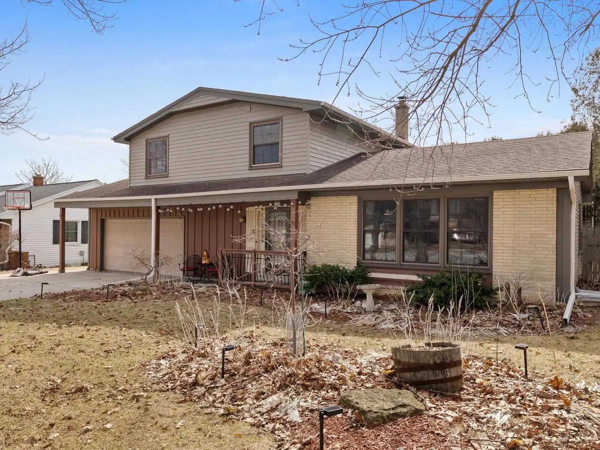 3135 North AVENUE, Sheboygan, WI 53083 - #1