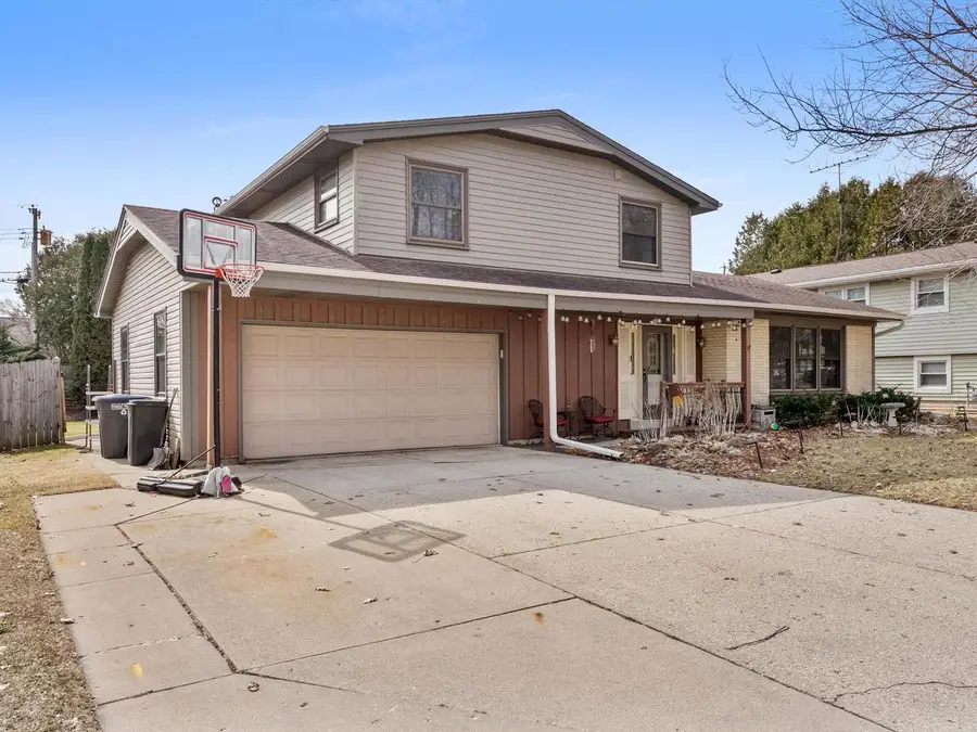 3135 North AVENUE, Sheboygan, WI 53083 - #2