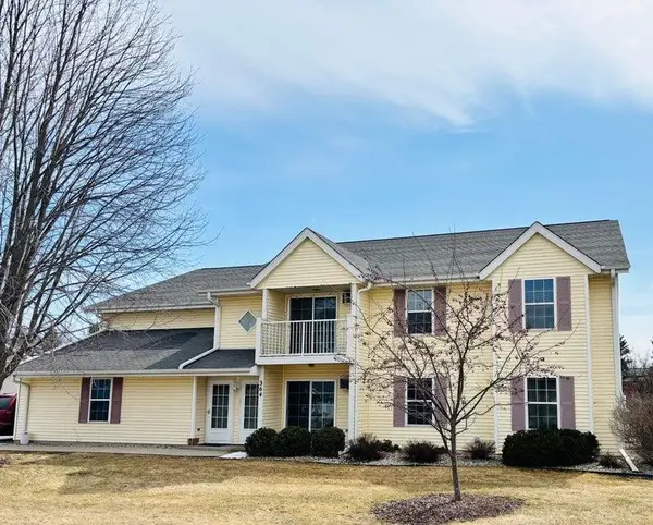 364 Minz Park CIRCLE #3, West Bend, WI 53095