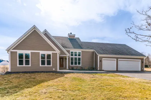 W1461 Maureen COURT, Lake Geneva, WI 53147