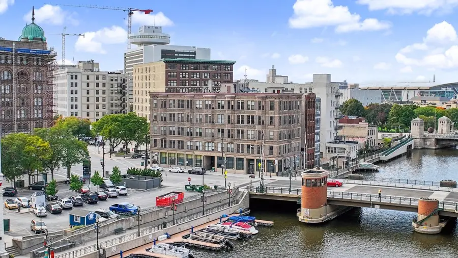 108 W Wells STREET #4C, Milwaukee, WI 53203 - #2