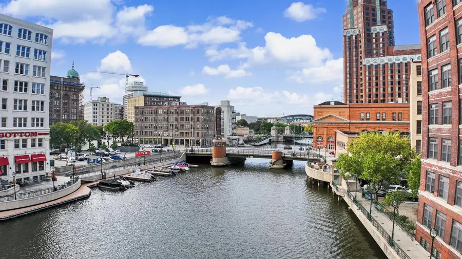 108 W Wells STREET #4C, Milwaukee, WI 53203 - #3