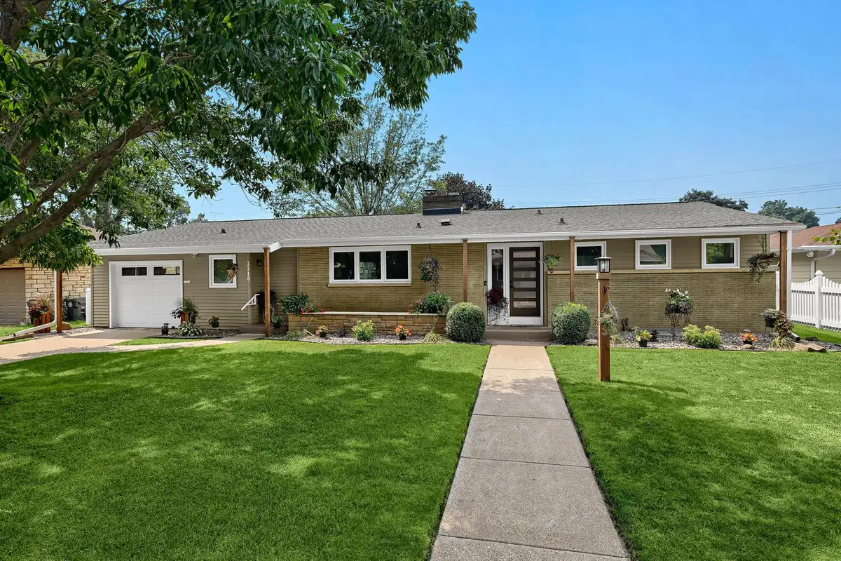 2248 Sisson DRIVE, La Crosse, WI 54601 - #1