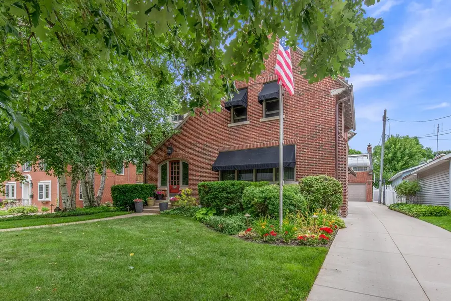 7500 Hillcrest DRIVE, Wauwatosa, WI 53213 - #2