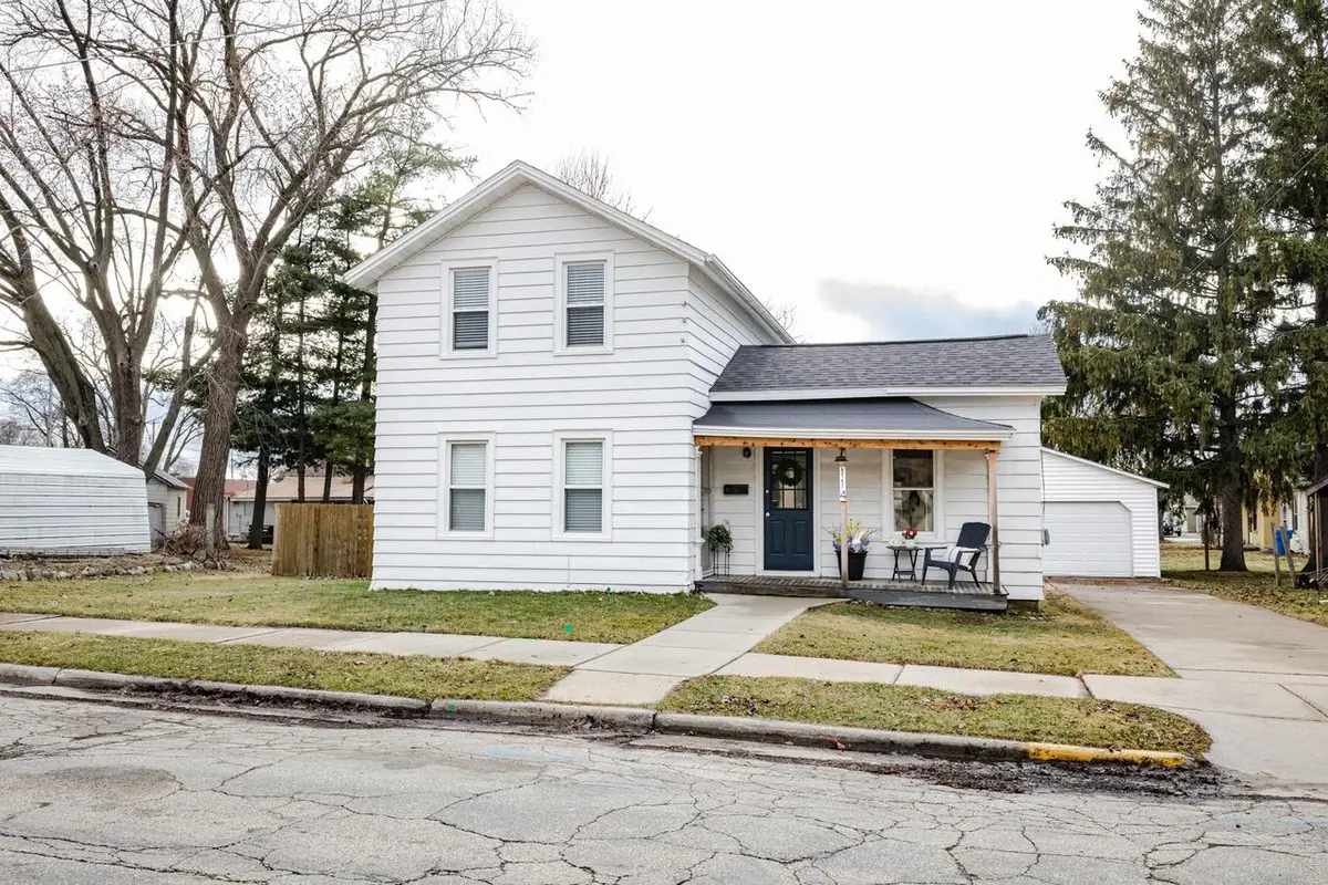 114 N 10th STREET, Watertown, WI 53094 - #1